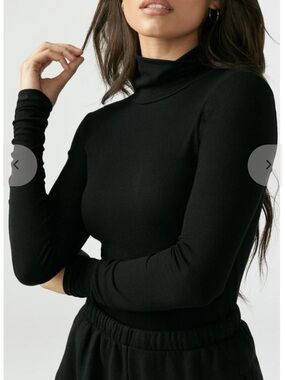 Black Turtleneck Long-Sleeve Women's Top